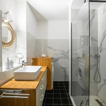 Daire Le Palais Centre-ville - Proche Terrasse Wifi *